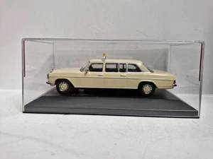 IXO Deagostini Mercedes-Benz W115 /8 Lang Facelift 240D TAXI Frankfurt 1972 1:43 - Picture 1 of 10