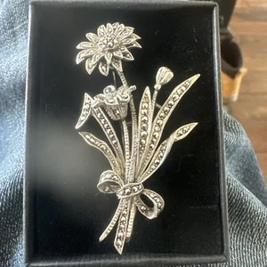Solid sterling Silver Vintage - Sparkly Marcasite Floral Brooch - Superb Quality - Picture 1 of 7