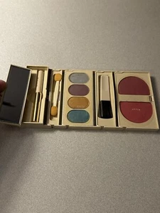 Rare / 1987 Vintage / Avon Ultra Wear Special Edition Makeup Kit Compact Kit - Picture 1 of 10