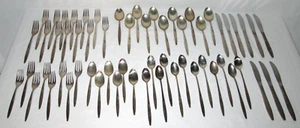 59 piezas Cubiertos vintage Oneida Community plateados (enchantment Gentle Rose) - Imagen 1 de 13