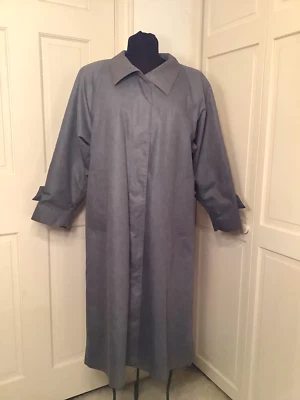 Women's Vintage London Fog Raincoat Sz 4 PET, zip out wool liner - Image 1 of 4