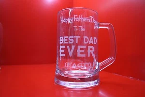 Jarra de vidrio grabado Feliz día del padre al mejor papá de todos los tiempos (¡HECHO!) - Imagen 1 de 5