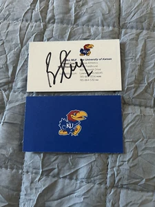 Kansas Jayhawks SCHEIN SELBST signierte Visitenkarte BASKETBALL HOF AUTOGRAMM - Bild 1 von 1