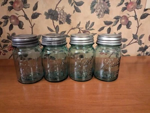 4-VINTAGE BLUE BALL PERFECT MASON  PINT JAR-WITH  ZINC LIDS  - Picture 1 of 4