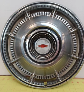 1966 Chevrolet Impala Belair Biscaine 14" Wheel Cover Hubcap - Picture 1 of 3
