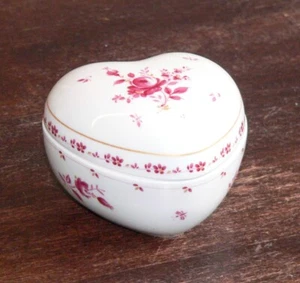 Herzdose Porzellan Form Marienbad Dose Ingres Weiss Herz Deckeldose - Bild 1 von 3
