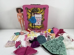 VINTAGE 1968 BARBIE CASE MATTEL THE WORLD OF BARBIE No 1002 w/ Doll Lot 60 70 80 - Bild 1 von 16