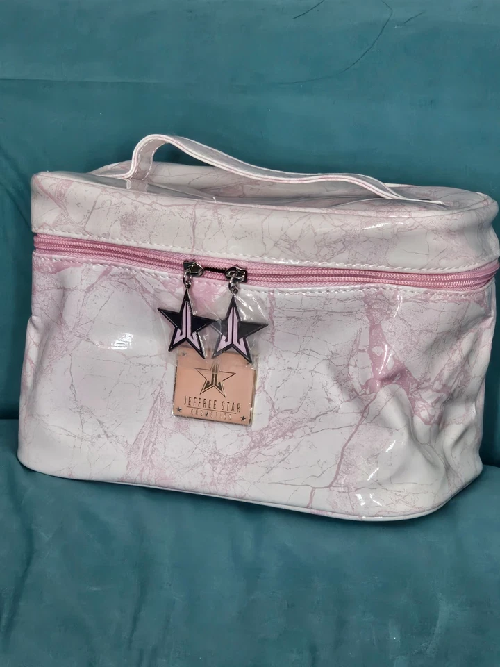 Maquillaje Jeffree Star en mármol blanco y rosa Foto 1 de 1