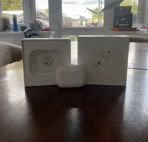 AirPods Pro 2nd Generation - Zdjęcie 1 z 3