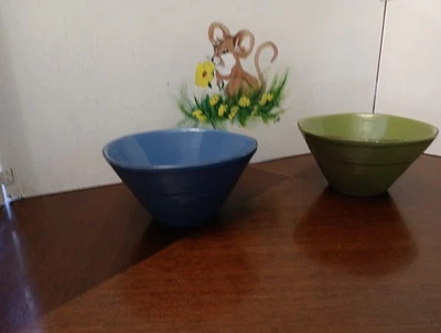 Juego de 2 cuencos de gres verde y azul Citrus Grove CONICAL FREEFORM Foto 1 de 4