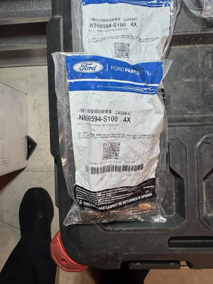 福特 N800594-S100 传动轴螺栓 8 共全新带包装 — 第 1/2 张图片