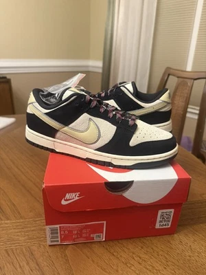 Nike Mujer Dunk Low LX Negro/Equipo Dorado-Leche de Coco Talla 8.5 Nuevo DV3054-001 Foto 1 de 4