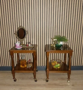 Set von 2 vintage Beistelltisch Holz Glas Nachttisch 60er 70er Jahre auf Rollen - Bild 1 von 10