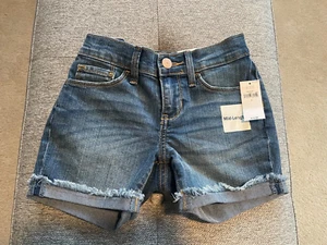 NWT Old Navy Medium Denim Shorts Size 7 - Picture 1 of 4