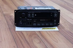 Radio AM/FM Kassette Chrysler Dodge Jeep P04858583AE aus Dodge Ram 2005 - Bild 1 von 3