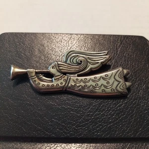 James Avery Retired 925 Sterling Silver  Guardian Angel Pin Brooch Trumpet Wings - Picture 1 of 9