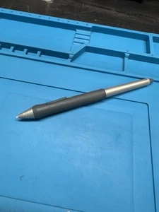 Wacom ZP-501E Intuos3 Grip Pen for Cintiq 12WX DTZ-1200 21UX DTZ-2100 Used - Afbeelding 1 van 8