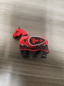 LEGO Horse Armored Red Barding From Set 70402 Gatehouse Raid Black Dragon Heads