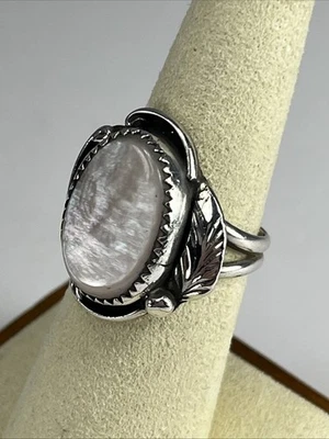 Navajo signed Herbert Tsosie Sterling Silver & Mother Of Pearl ring size 7 MOP - Image 1 of 4