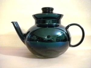 VERY PRETTY GLASS TEA POT VIBRANT ELECTRIC BLUE COLOR AND FADE TO SMOKEY 5 CUP - Picture 1 of 15