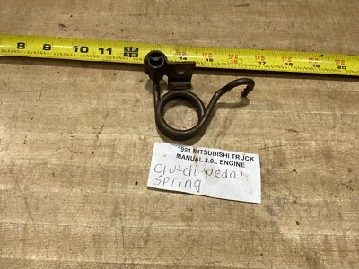 1987-1996 MITSUBISHI MIGHTY MAX 3.0  CLUTCH PEDAL SPRING - Image 1 of 4