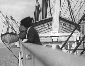 RMS TITANIC PASSENGER LOOKING AT PORT SIDE LIFEBOATS, TREMENDOUS REPRINT - Picture 1 of 7