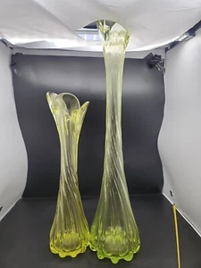 2 Vintage Murano limettengrün geschwungene Vase Mid Century gedreht mundgeblasen - Bild 1 von 13