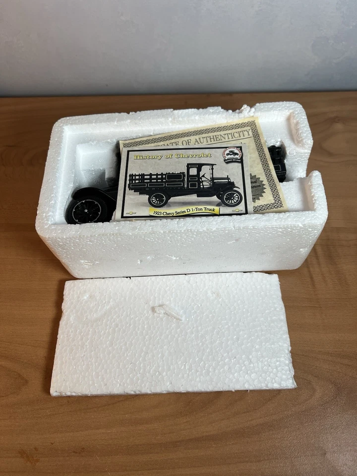 National Motor Museum 1923 Chevy Series D 1-Ton Truck 1:32 Scale (w/cert & Card) - Image 1 of 4