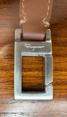 Salvatore Ferragamo 薄款女式 32 拥带棕色皮革银色棘轮扣 — 第 1/4 张图片