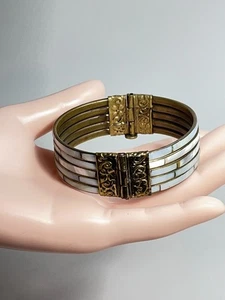 Brazalete Brazalete De Colección Latón Bisagras Mop Shell Push Pin Cierre Joyería Oriente Medio - Imagen 1 de 7