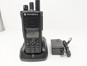 Motorola XPR 7550 UHF Two-Way Radio AAH56RDN9KA1AN - Picture 1 of 7