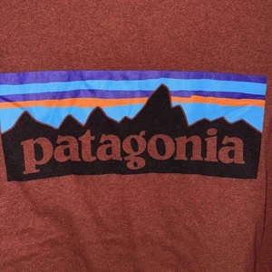 Patagonia Hemd Herren Größe L weinrot rot Logo Responsibili-Tee Langarm gebraucht, in einwandfreiem Zustand - Bild 1 von 6