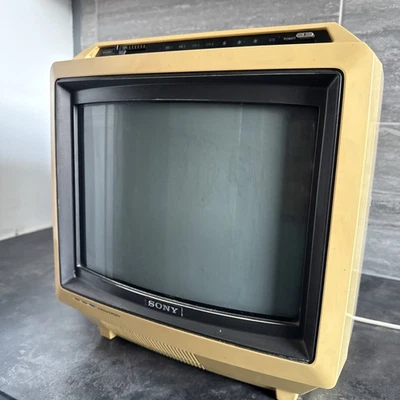 14 Inch Sony Trinitron CRT Retro Gaming TV Monitor Vintage Portable KV-1400UB - Image 1 of 4