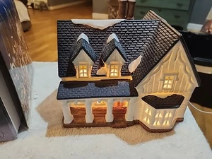 Heartland Valley Village Dickens Andenken Weihnachtsdorf gelbes Haus - Bild 1 von 6