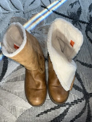 Rock Dogs Tan Faux Fur Lined Zipper Sz. 9 I” Heel Boots - Image 1 of 4
