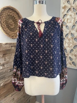 Blusa Cali Azul Marino Estampado Floral Manga Larga Boho Con Borlas Talla S Foto 1 de 4
