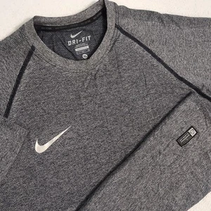 NUEVO Nike Dri-fit Gris Ventilado Auténtico Fútbol Camiseta Jersey Nylon - Imagen 1 de 9