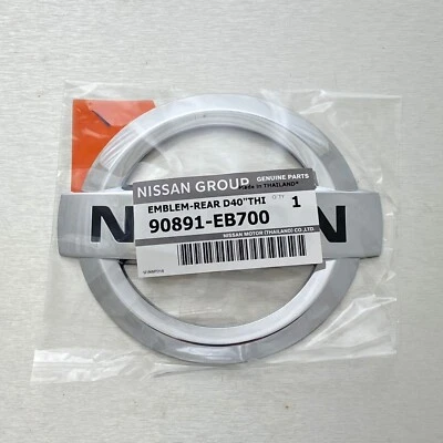 Puerta trasera con logotipo emblema genuino 2005-2012 para Nissan Frontier Navara D40 Foto 1 de 4