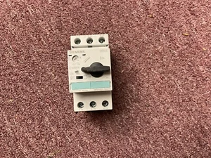 NEW SIEMENS 3RV1021-1BA10 CIRCUIT BREAKER - - Picture 1 of 3