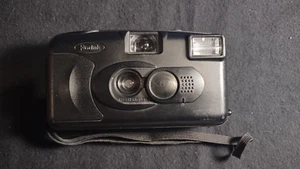 Kodak Vintage Film Camera 35mm KB-10 Flash Sliding Lens Cover Carry Strap - Bild 1 von 8