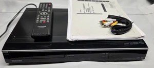 Toshiba DVD Recorder/Player with HDMI 1080p Upscaling & Remote DR430KU TESTED - Picture 1 of 17