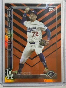 2025 Topps Update Miguel Rojas #US166 Halloween Foil - Picture 1 of 4