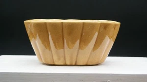 Vintage McCoy Pottery Scalloped Planter Pot Yellow Glaze CP 2606 USA - Picture 1 of 7