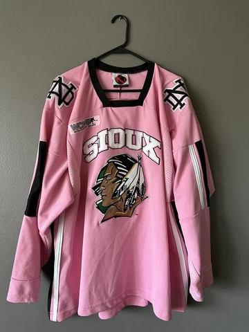 Vintage UND North Dakota Fighting Sioux Pink Ice Hockey Jersey XL Cover