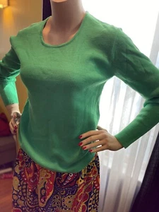 VINTAGE 1960's Deep Scoop Neck LONG SLEEVED SWEATER Bright Green SIZE L by DEANS - Picture 1 of 11