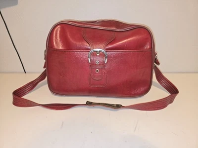 Bolsa de equipaje de viaje vintage de cuero rojo arándano Sears 9000 con cremallera Foto 1 de 4