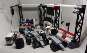 LEGO Speed Champions - McLaren Mercedes Pit Stop (75911) NEAR-COMPLETE