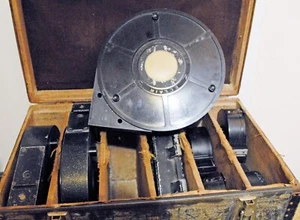 8 MAGASINS divers - 35 mm - + FLIGHT CASE en cuir / bois - Picture 1 of 4