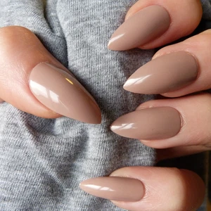 20x Hand Painted Beige Nude Stiletto False Nails - Picture 1 of 2