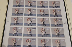 1998 U.S. Postage Priority Mail Stamp pane (20 stamps) of the Shuttle Landing - Picture 1 of 1
